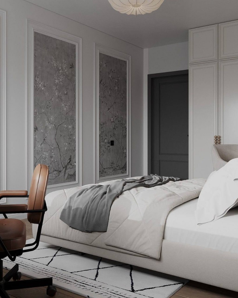 Спальня с декоративными панелями и рабочим столом у окна